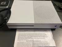 Xbox one S 1TB +2 геймпада с зарядной станцией