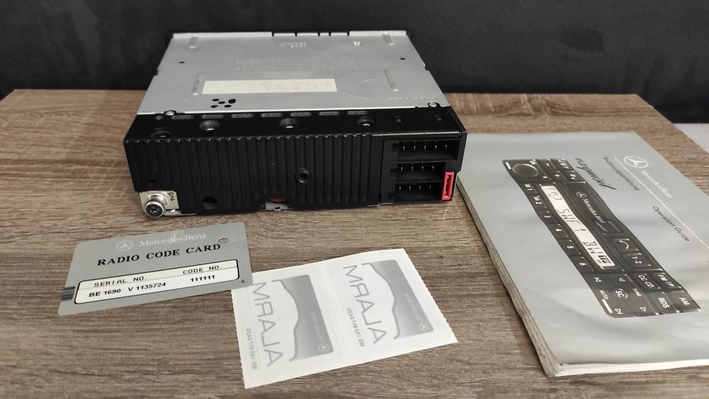Radio Becker Exquisit MERCEDES R107 W126 W201 R129 W140 w202 w210
