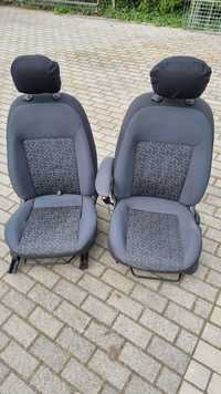 Fotele przednie Fiat Doblo 2013