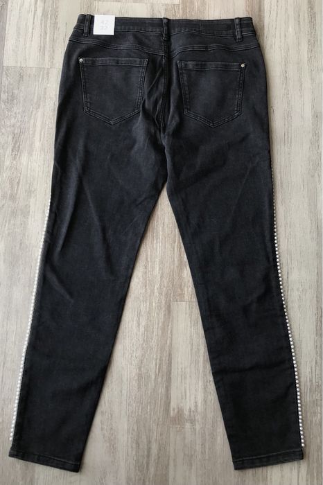 Calças pretas com pérolas (Lefties, tamanho 42)