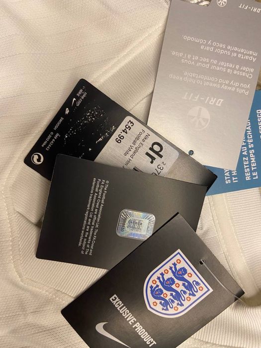 футболка збірної Англії