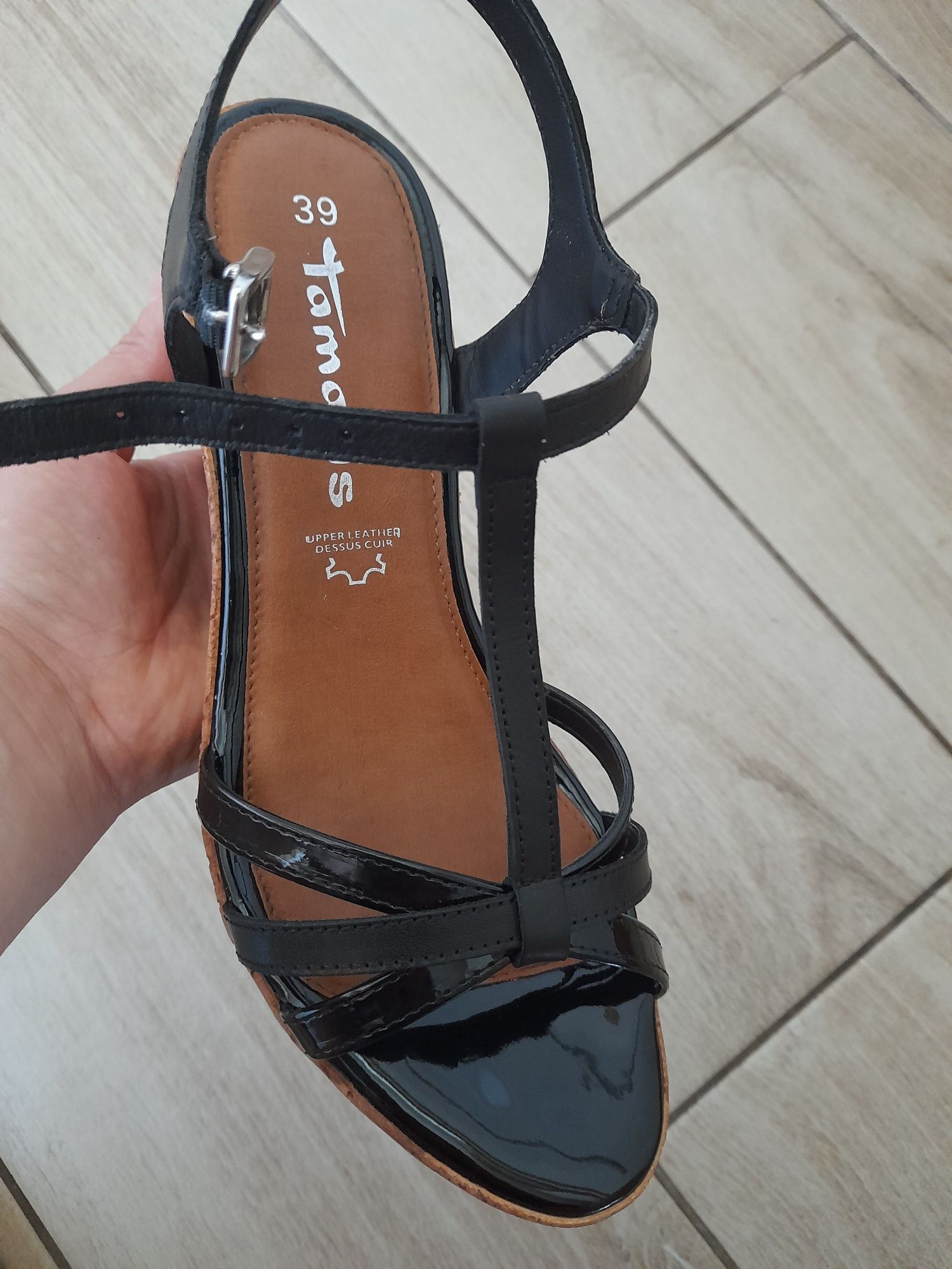 Sandałki na koturnie, espadryle Tamaris rozm.39