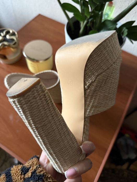 Плетені шикарні мюлі