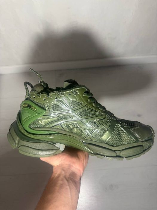 Balenciaga Runner Leather Free Khaki
42 size