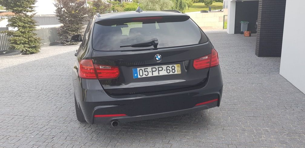 BMW 320 com pack M