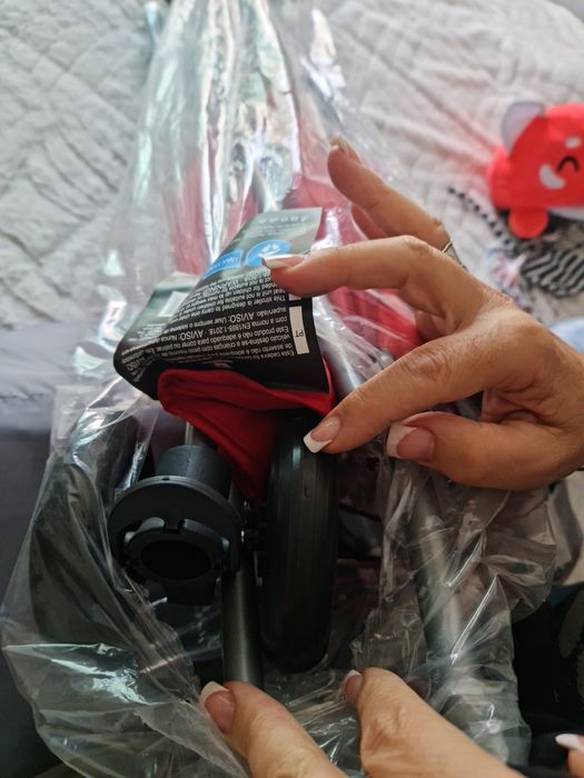 Carrinho de bebé novo