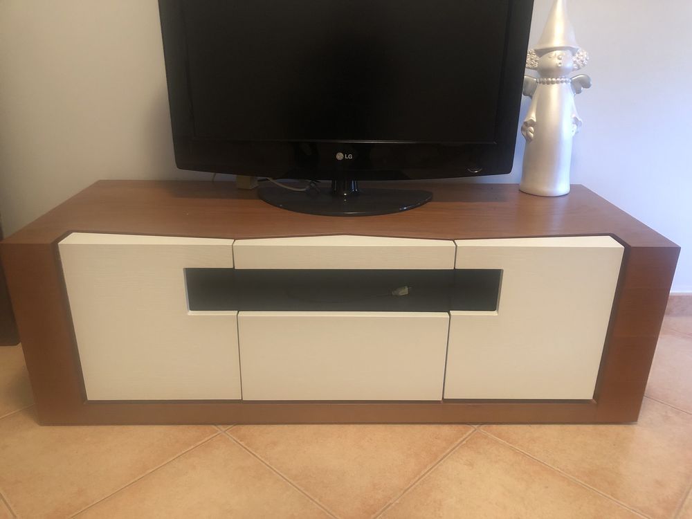 Movel de TV em madeira