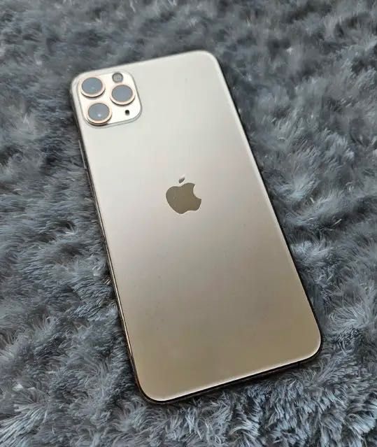 iPhone 11 Pro Max ouro