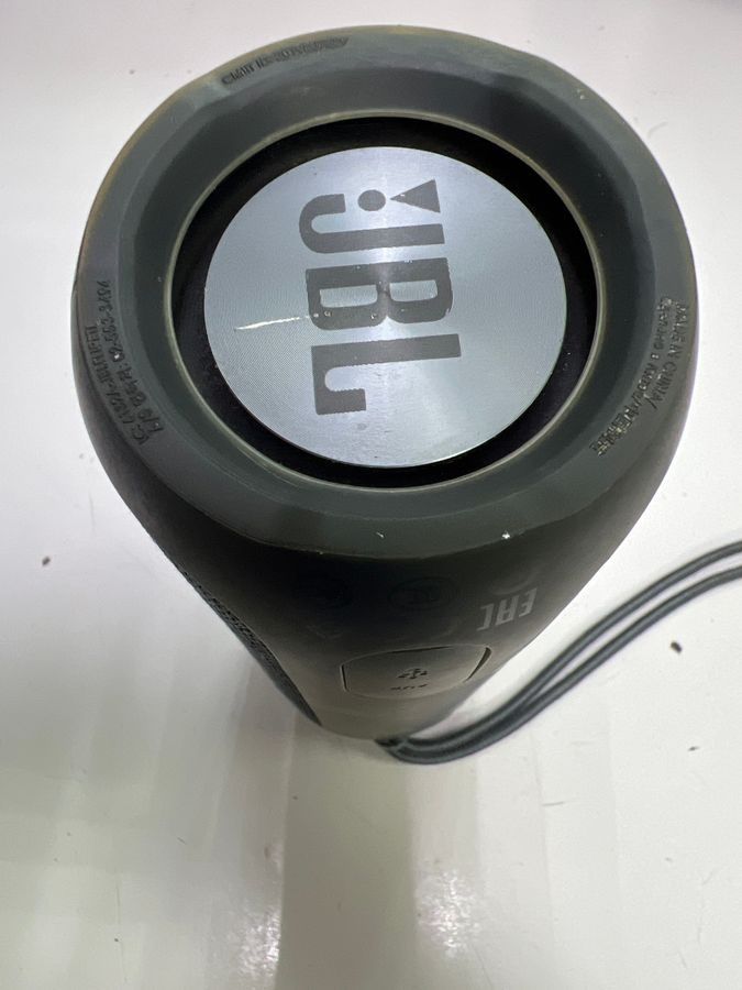 Jbl flip esential