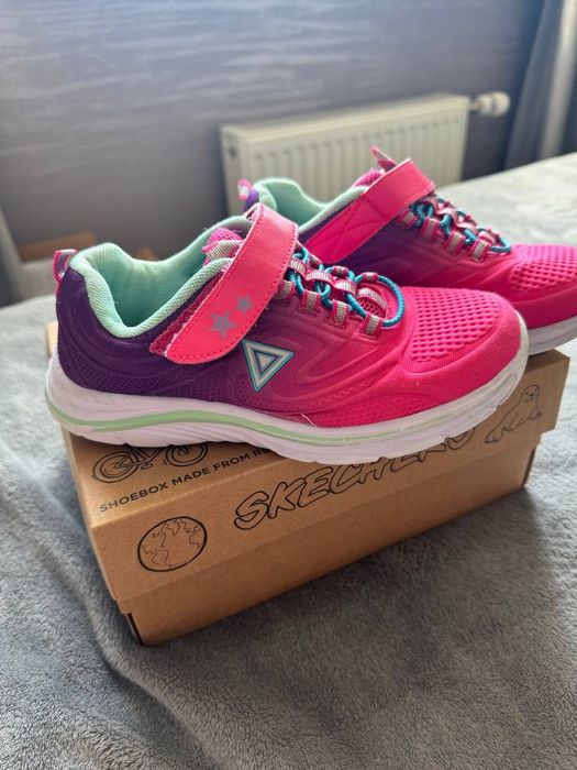 Кросівки для дівчинки Skechers