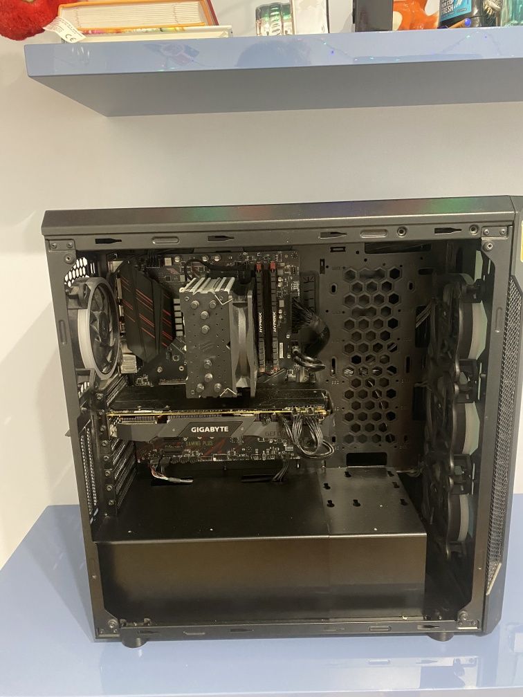 Komputer Do gier [RTX 2070] [i7-9700k] [DDR4 16GB]