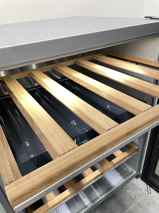 Винна шафа Miele KWT 4154 UG1 126 л, двокамерна, 40 пляшок