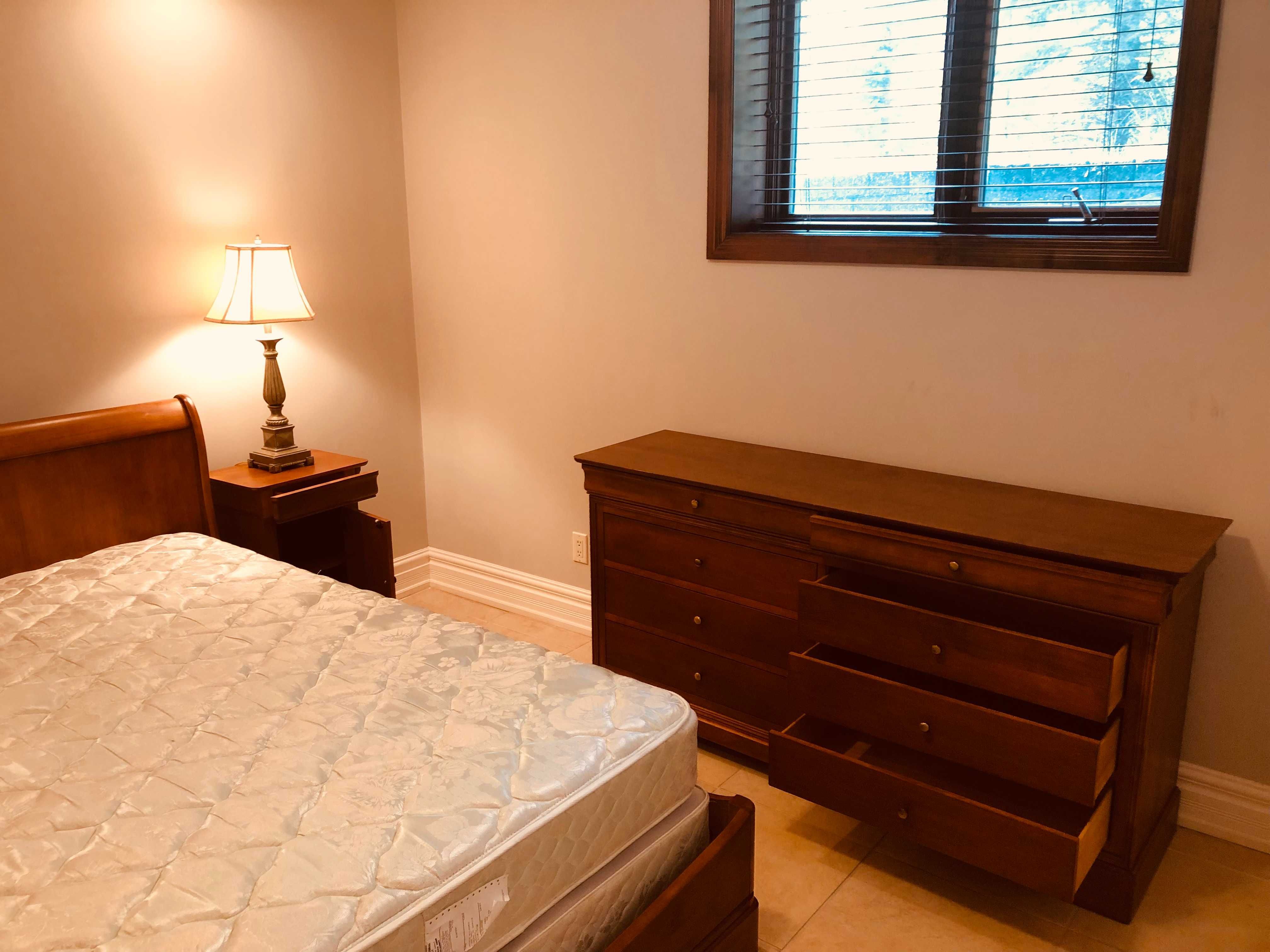 Moveis por Quarto - Bedroom Set - Hardwood - 5 pieces - Cherry Color