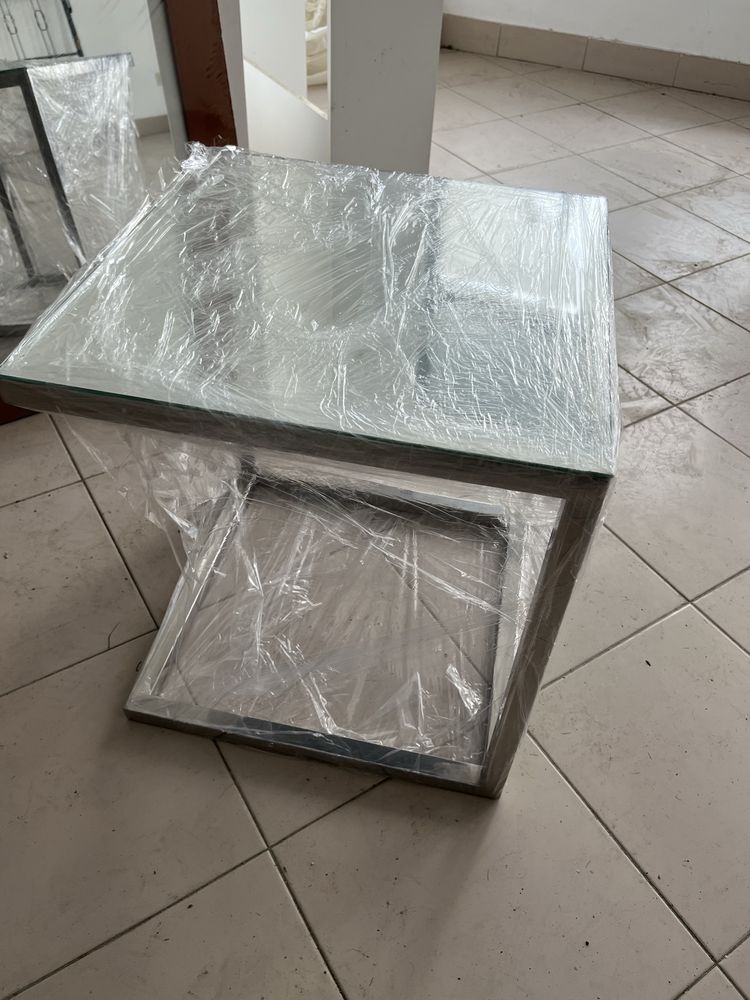 Mesa de vidro de centro / apoio