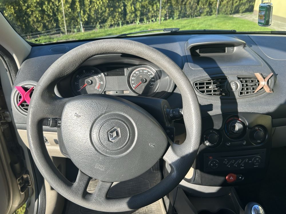 Samochod osobowy  Renault Clio  3