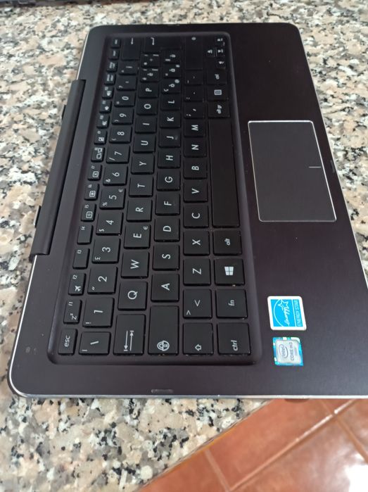 Teclado ASUS híbrido