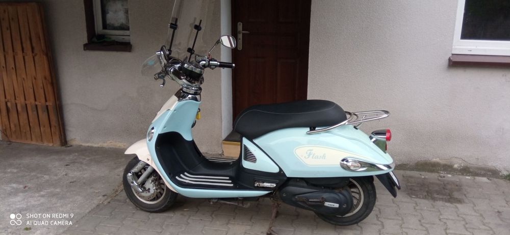 Skuter ZNEN styl Retro poj 50 (czterosów)