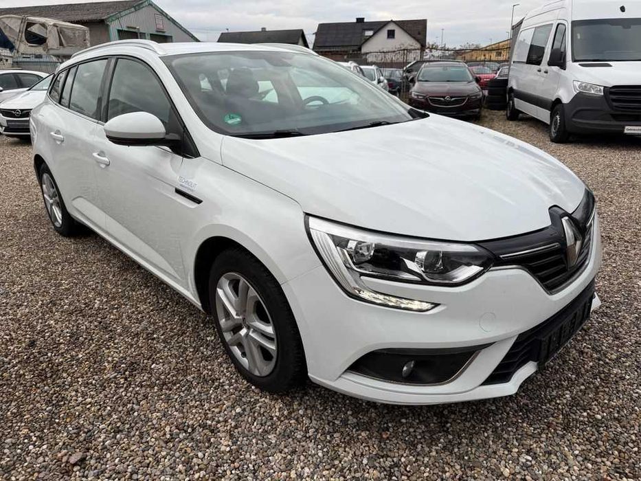 Бампер RENAULT Megane 4 розборка шрот запчастини Рено меган 4