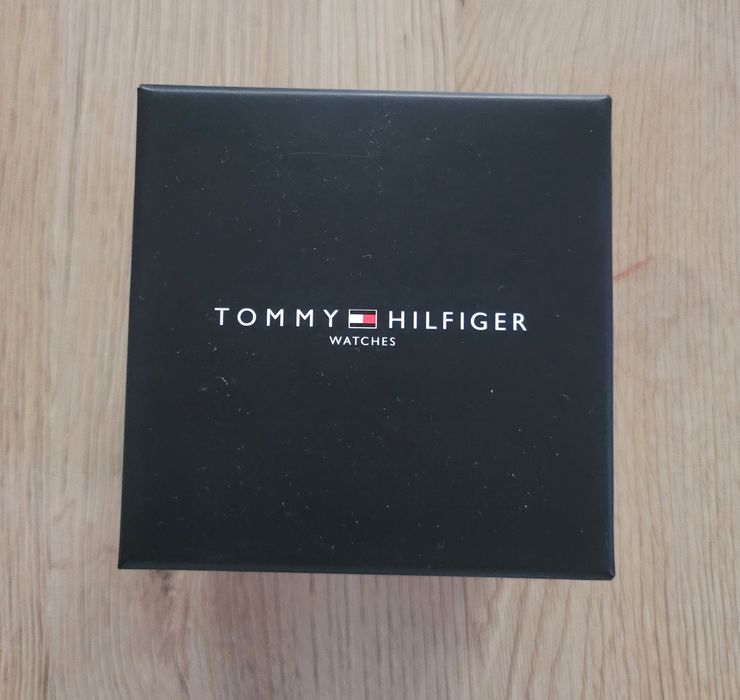 Zegarek Tommy Hilfiger srebrny damski