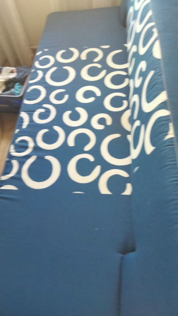 Sofá-cama em bom estado