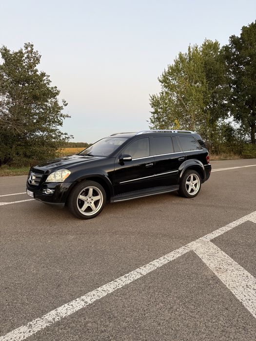 Mercedes Benz GL-Class 550 4-Matik