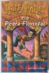 Livro juvenil "Harry Potter e a Pedra Filosofal" de J. K. Rowling