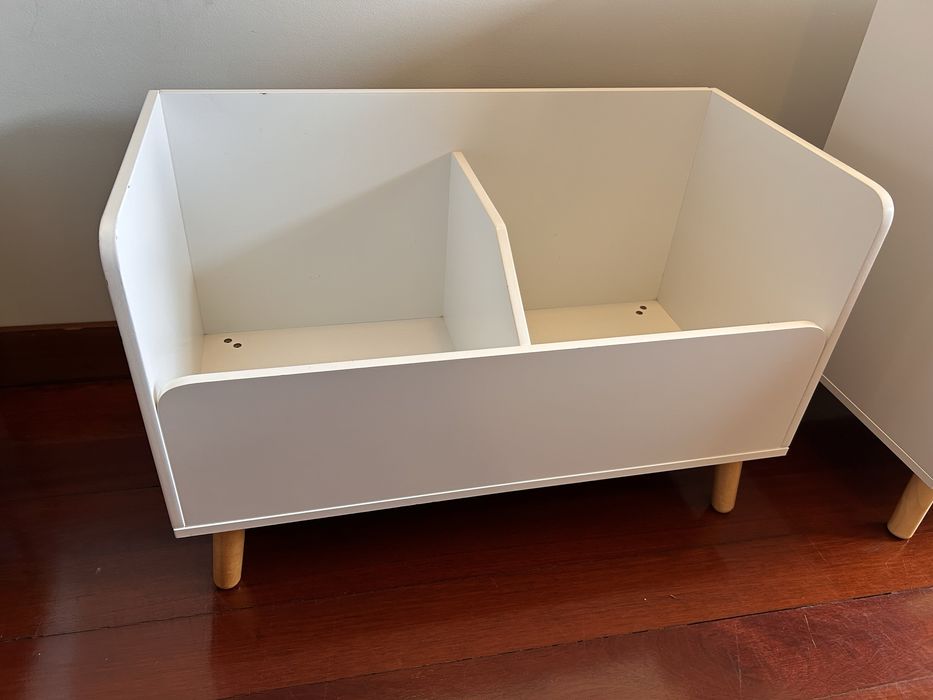 Móvel para livros e brinquedos SKLUM