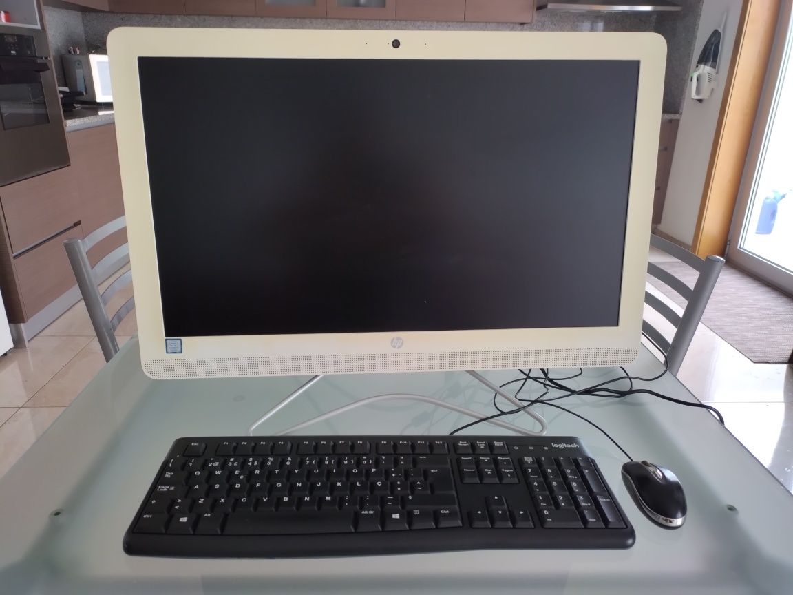 HP ALL-IN-ONE PC e002np Core i5  7; Geração