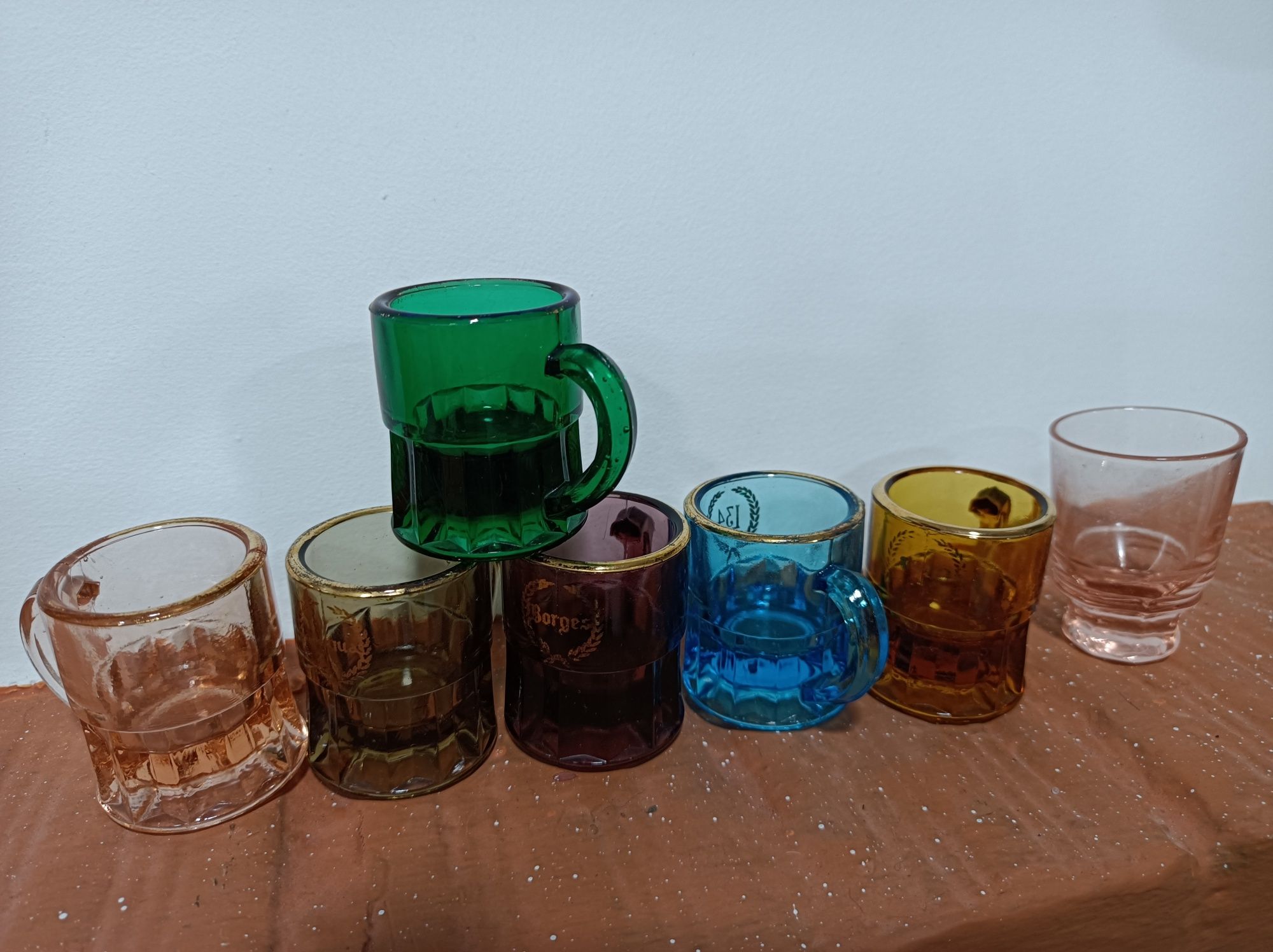 Conjunto de 6 canequinhas para Shots * Em vidro colorido * Artigo novo