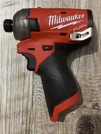 MILWAUKEE M12 2551-20 FUEL™ SURGE импульсный гидравлический шуруповерт