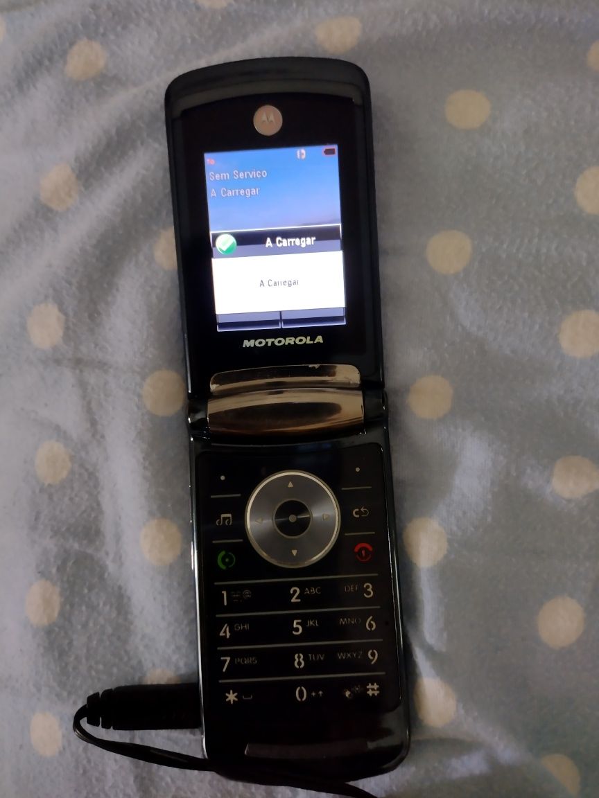 Vendo telemóvel Motorola V8
