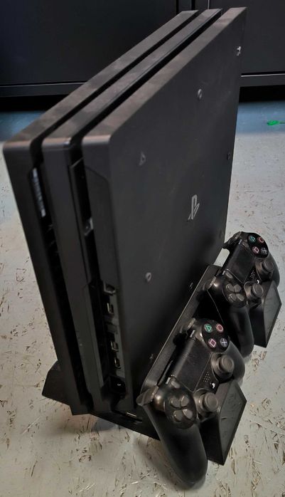 Sony ps4 pro plus zestaw gier