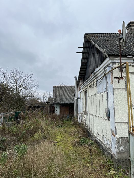 Продам пів будинку