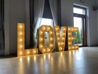 Sprzedam napis LOVE drewniany