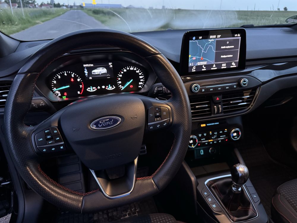 Ford Focus MK4 ST LINE