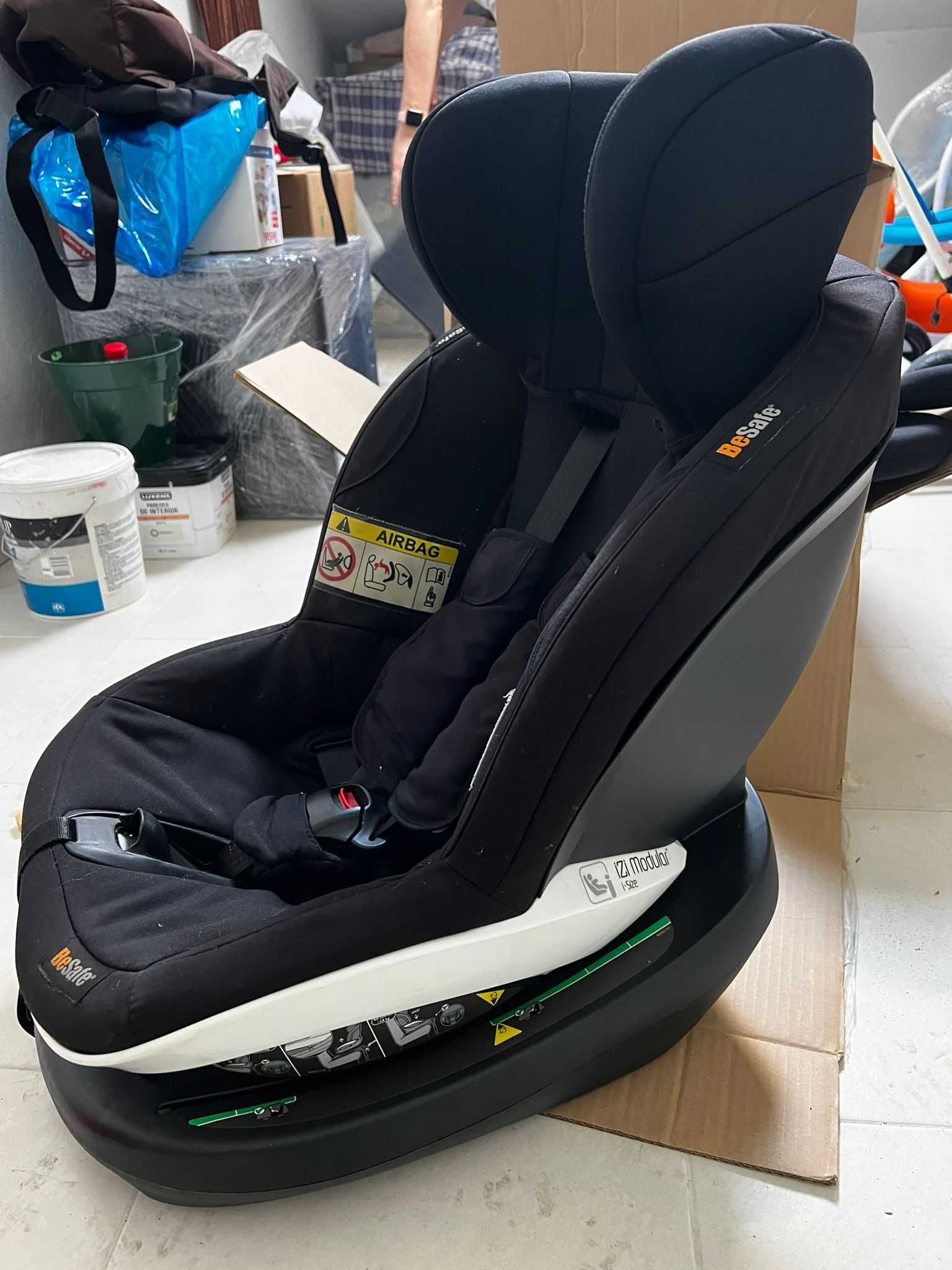 Cadeira auto BESAFE Izi modular e base isofix