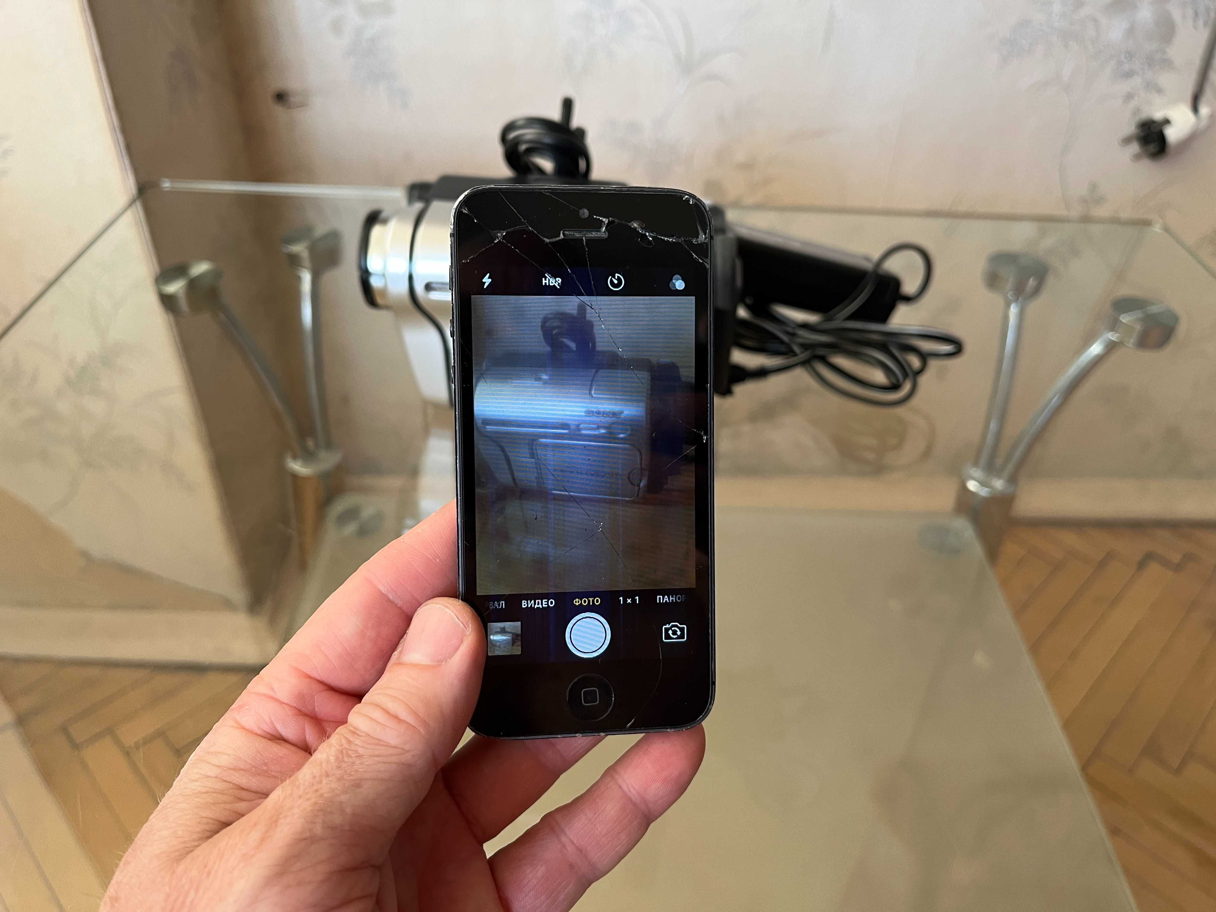 Apple iPhone A 1429. (16 ГБ). рабочий.