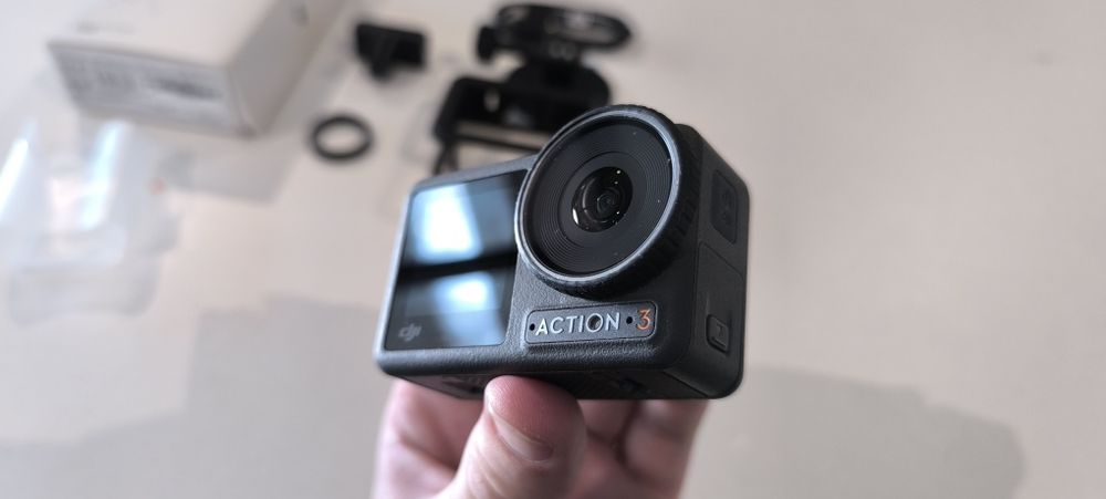 DJI Osmo Action 3 standard combo + DJI Care + tripé extensível