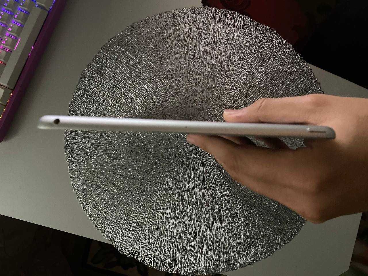 продам ipad 8 2020 32 gb