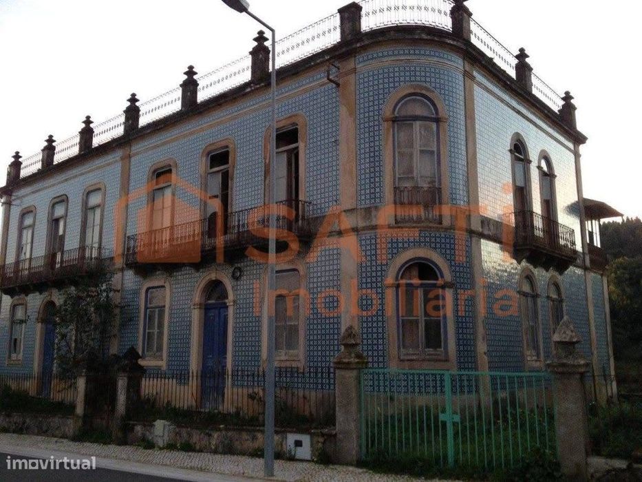 Moradia T8 Para Restauro, Com Armazém E 15 Hectares Terreno De Cult...