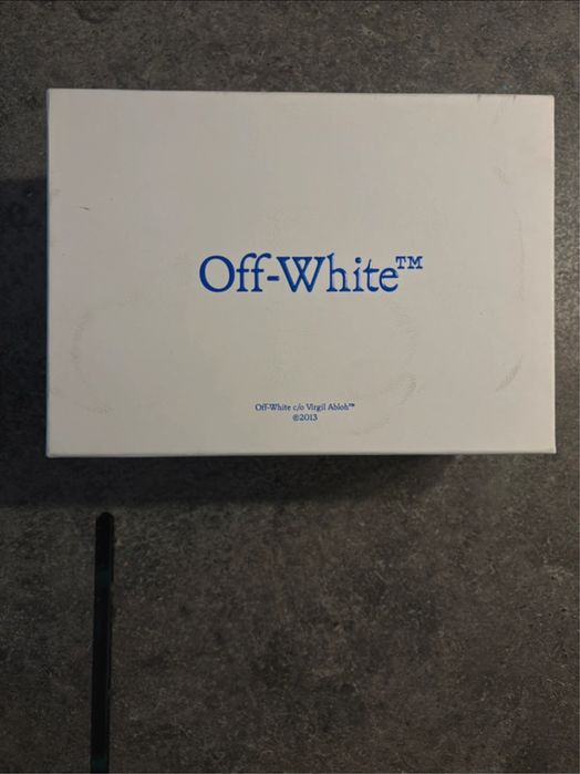Off white vulcanized