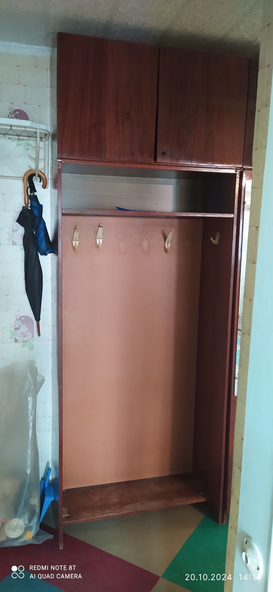 Продам прихожую б/у
