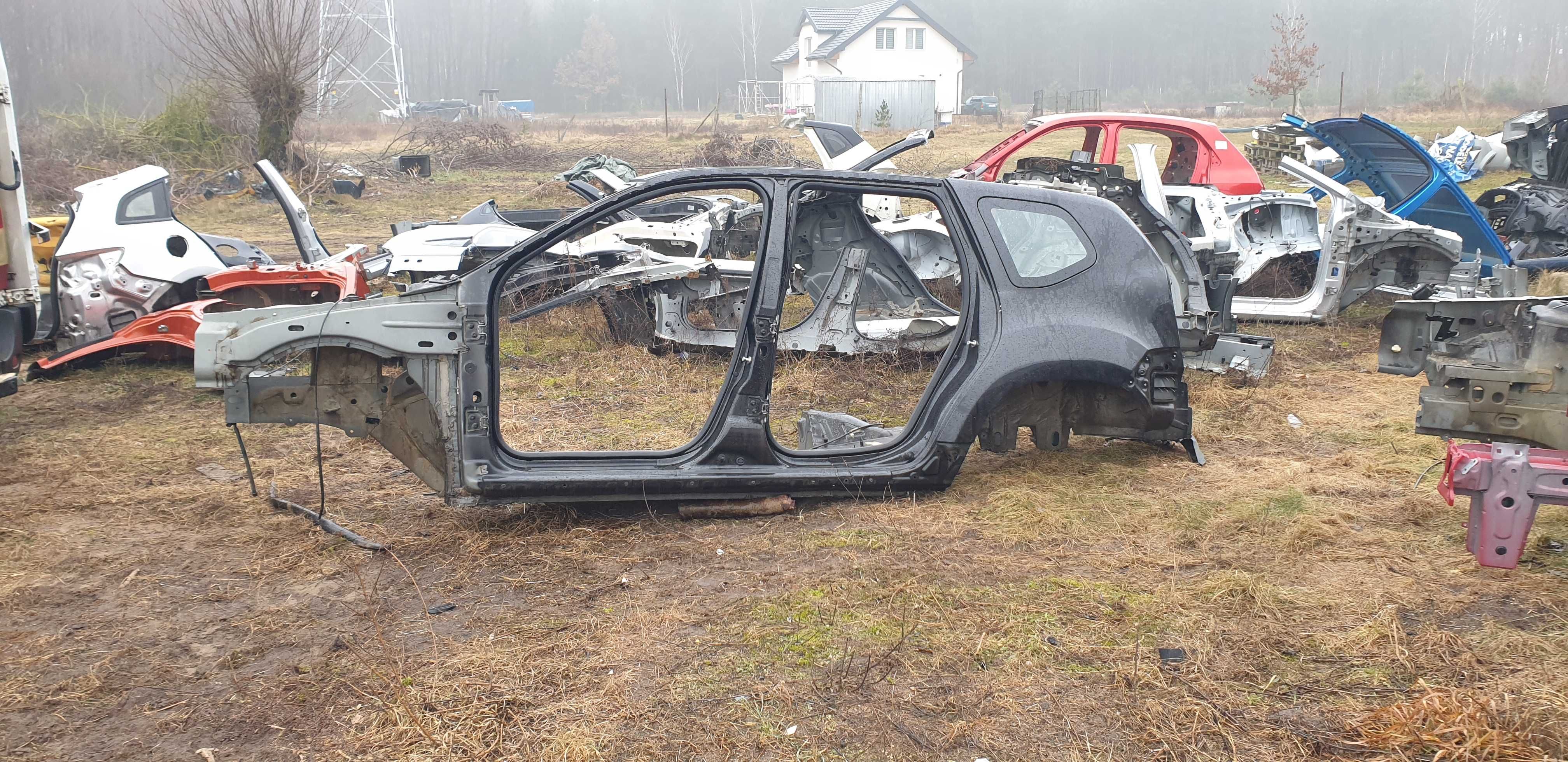 lewy próg błotnik tylny lewy tył Dacia Duster I 1 Lft NV 676