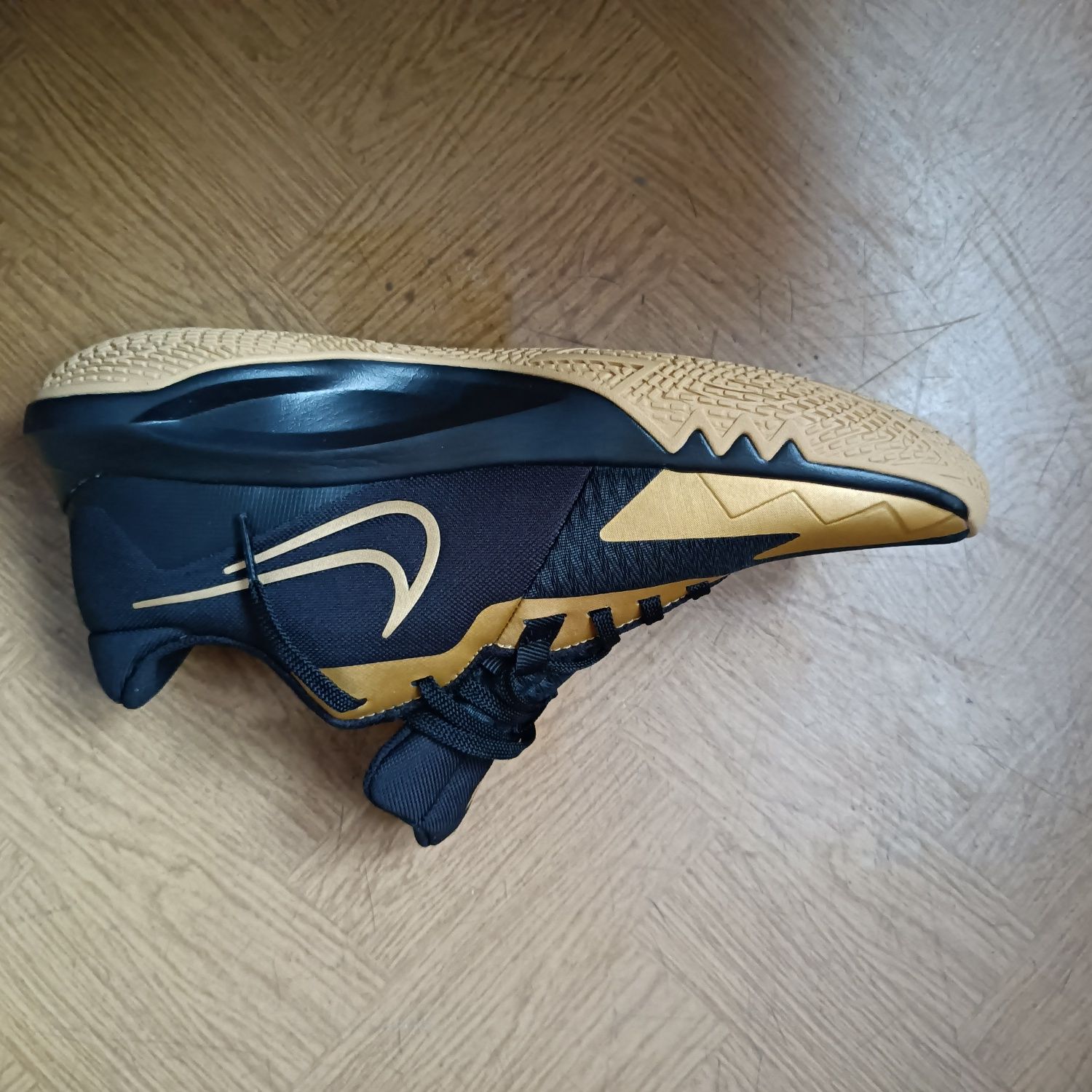 Nike precision 6