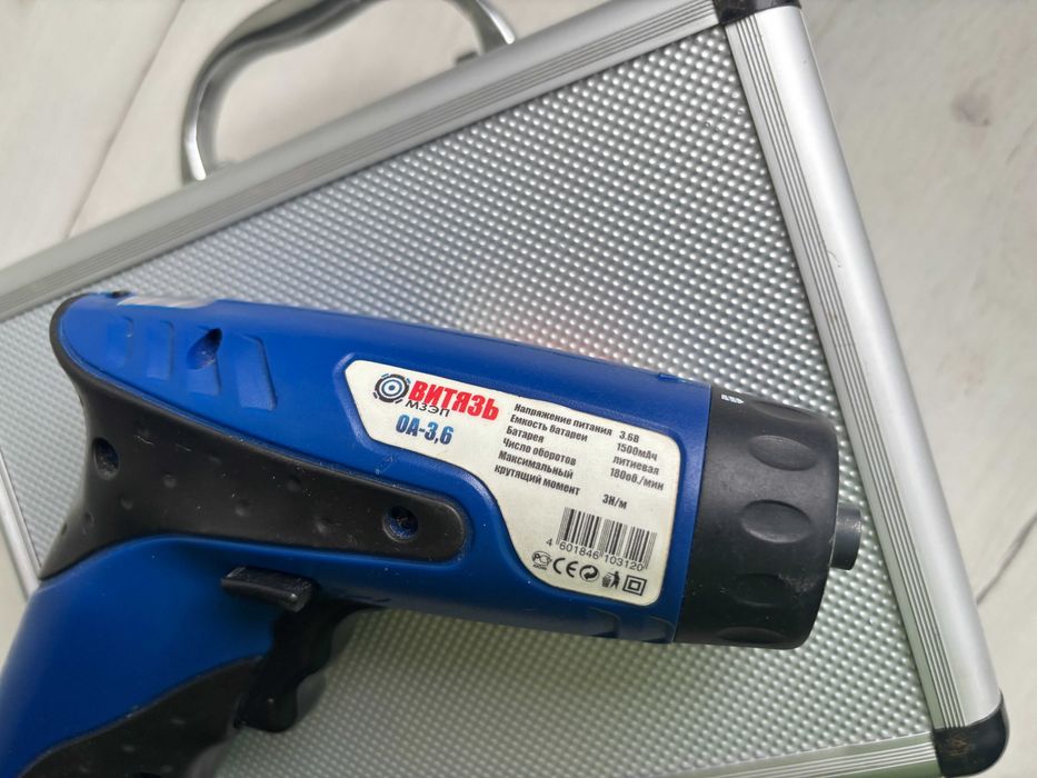 Акумуляторна викрутка + кейс + набір біт 100in1 акумуляторная отвертка