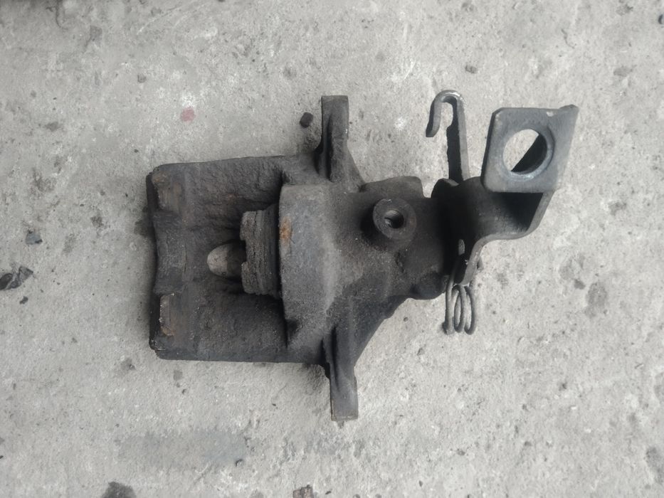 Zacisk hamulcowy tył tylny tylni master renault reno