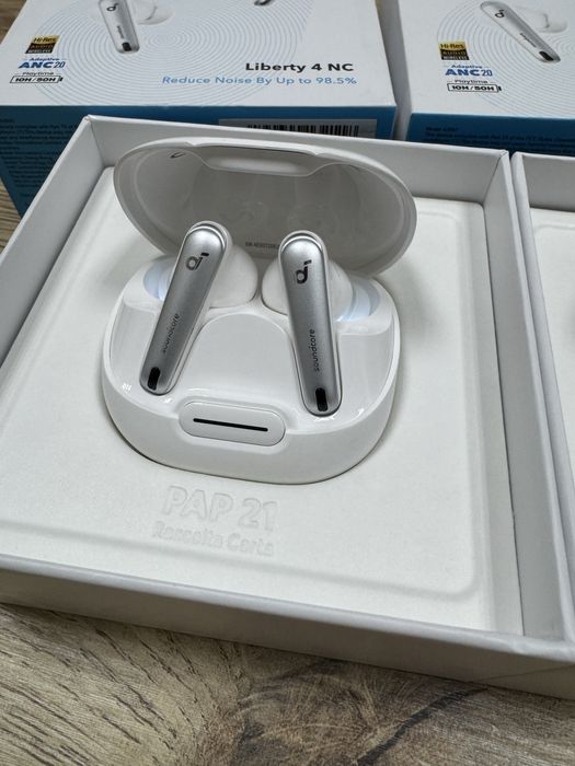 Навушники Anker Soundcore 4NC