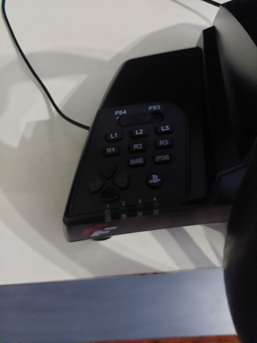 Volante ps4-ps3 em mt bom estado