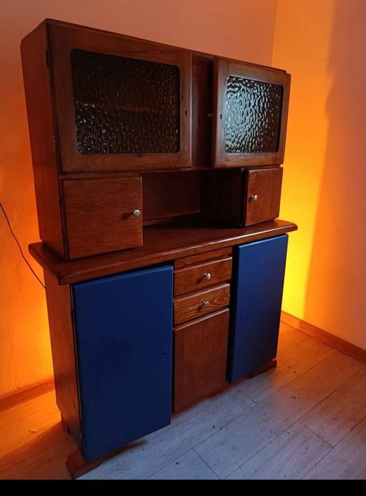 Kredens po renowacji PRL