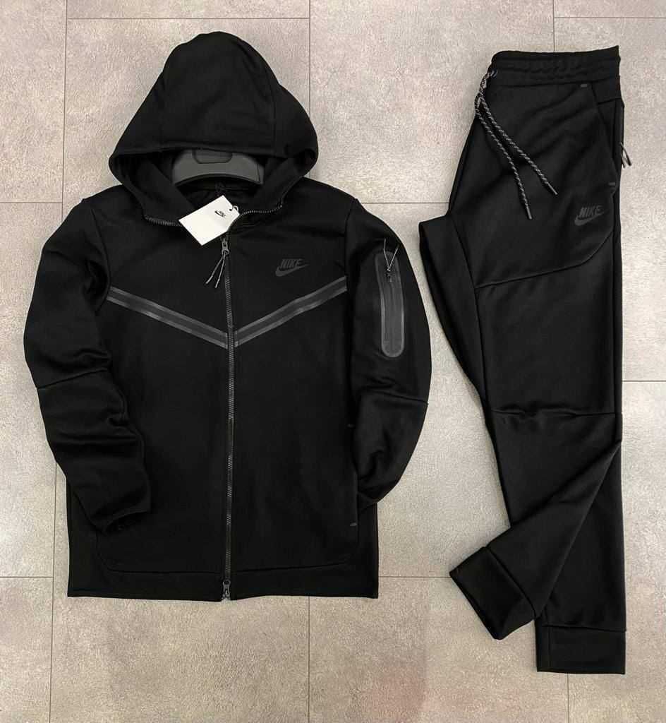 Чоловічий весняний спортивний костюм Nike Tech Fleece black. S